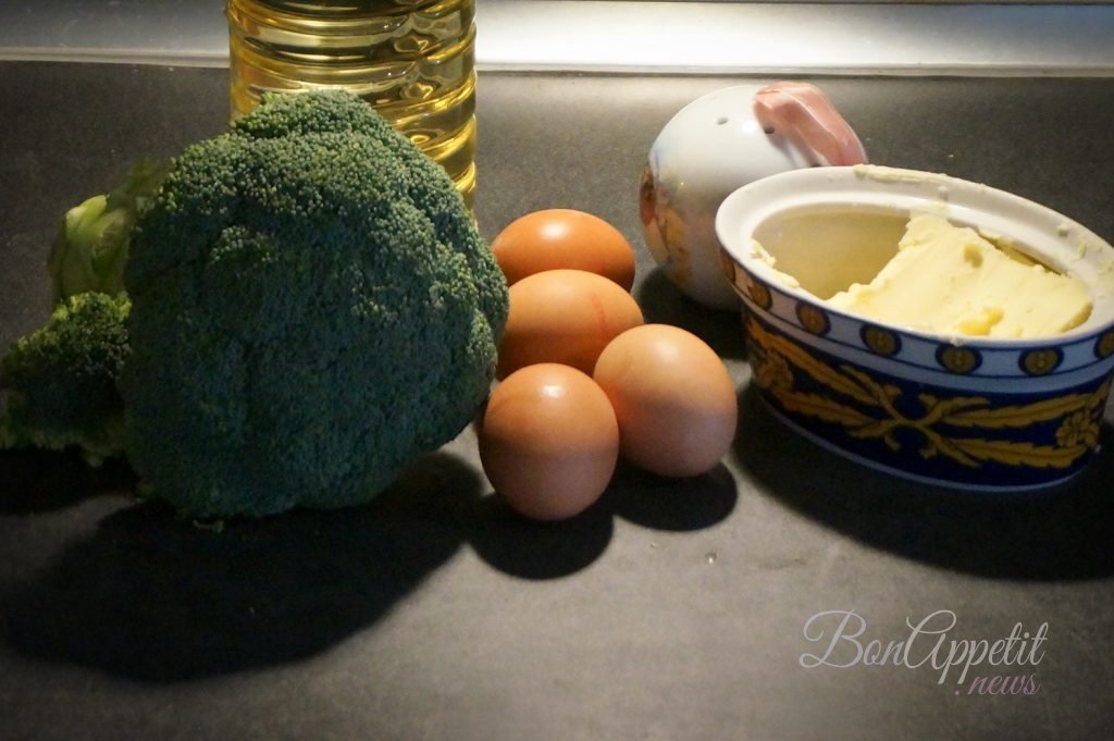 Яичница с брокколи