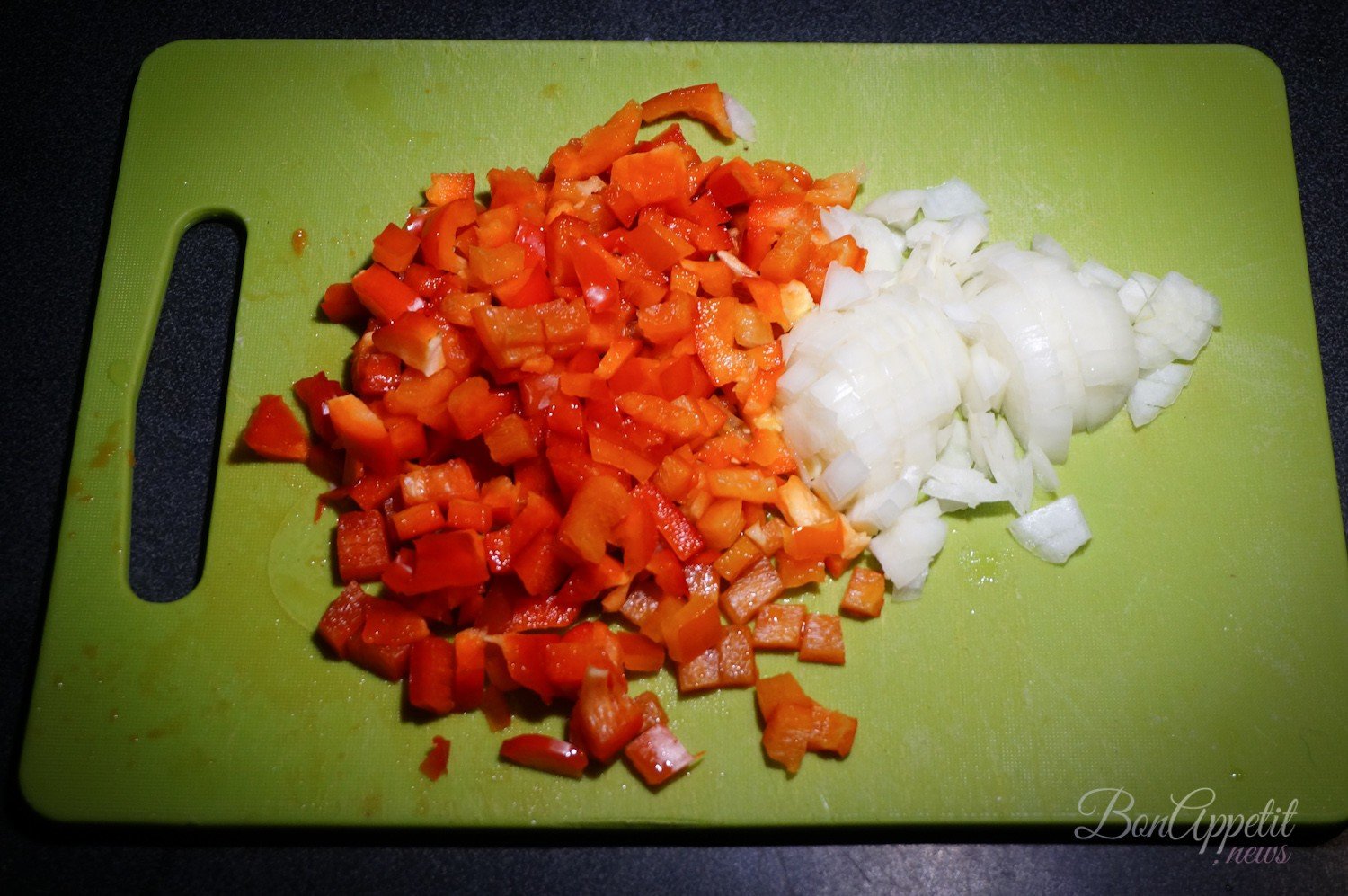 Пенне с курицей в сливочно-овощном соусе
